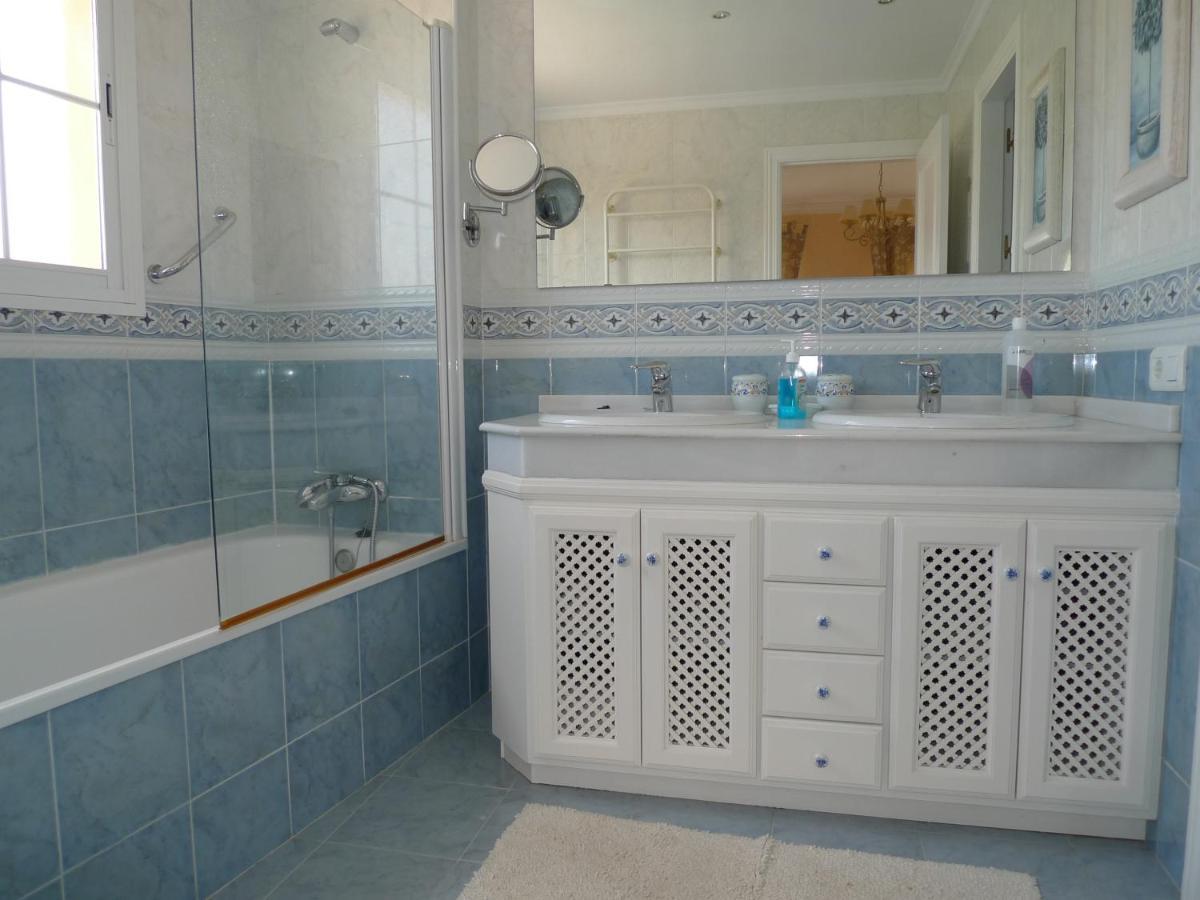 Torrox Costa Beachfront Apartment Экстерьер фото